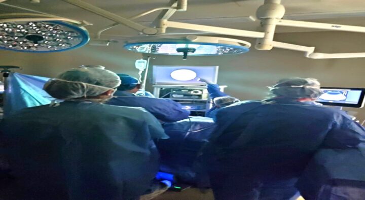 Cirugía realizada en el Hospital Posadas con equipamiento donado por Fundación Garrahan