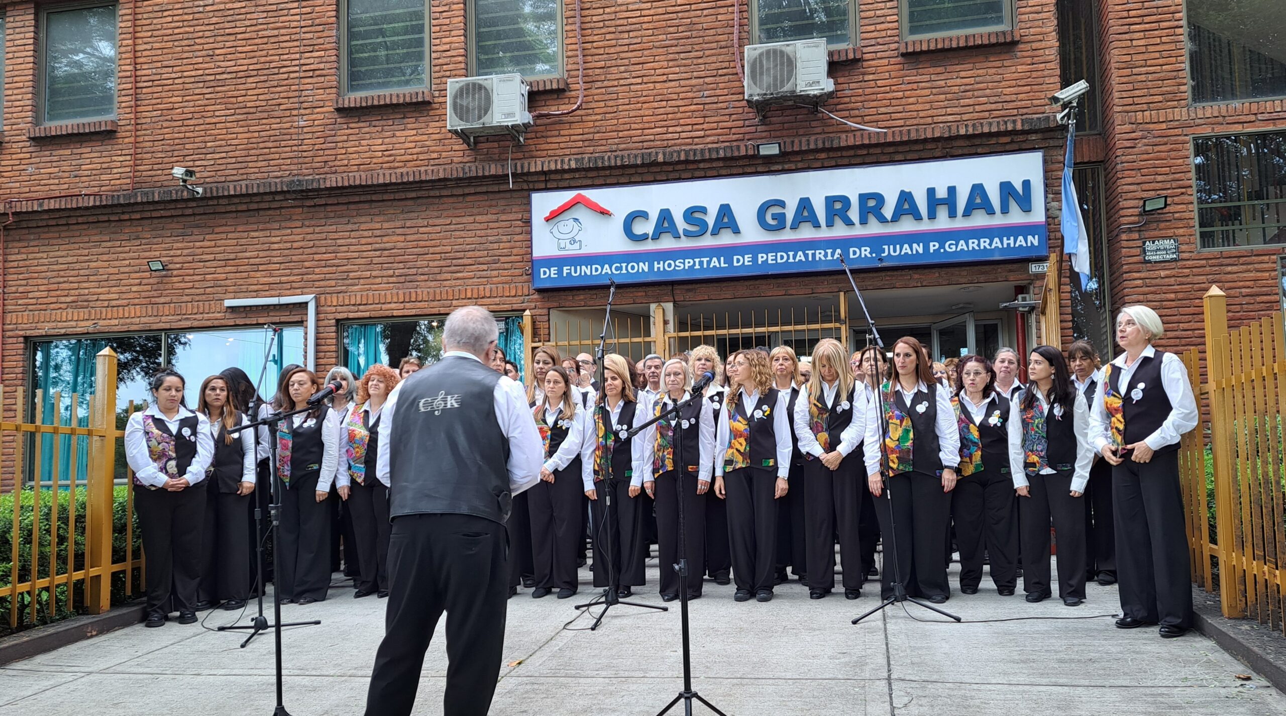 Celebramos las Fiestas en Casa Garrahan junto al Coro Kennedy y Kawaclub